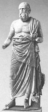 la statua di Plutarco conservata al Museo Archeologico di Delfi